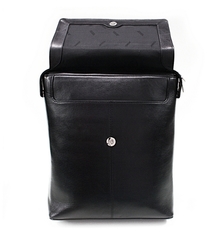Černý kožený batoh